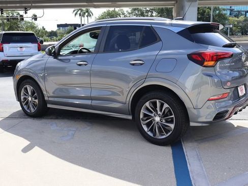 Used 2022 Buick Encore GX Select w/ Sport Touring Package FWD image 5