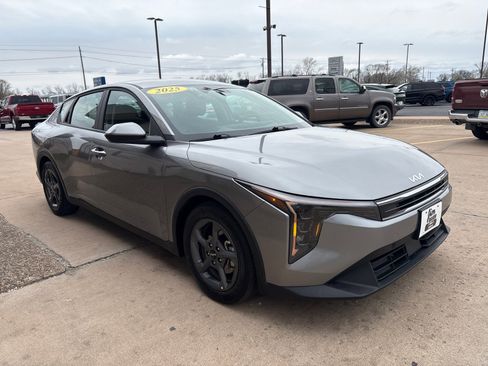 Used 2025 Kia K4 FWD image 7