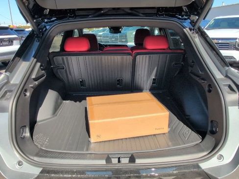 Used 2026 Chevrolet Equinox EV RS FWD image 10