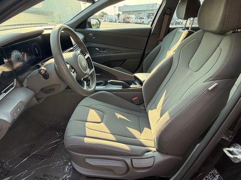 Used 2024 Hyundai Elantra SEL FWD image 25