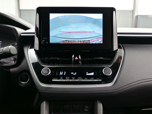 Used 2023 Toyota Corolla Cross SE image 17