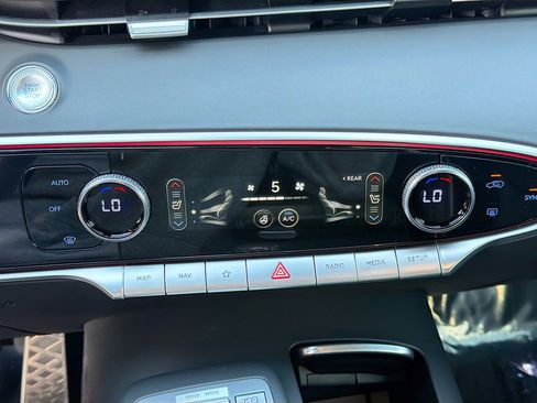 Used 2024 Genesis GV70 2.5T w/ Sport Prestige Package image 35