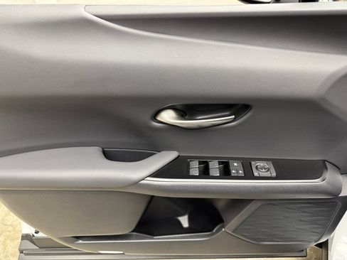 Used 2023 Lexus UX 250h F Sport AWD/4WD image 11