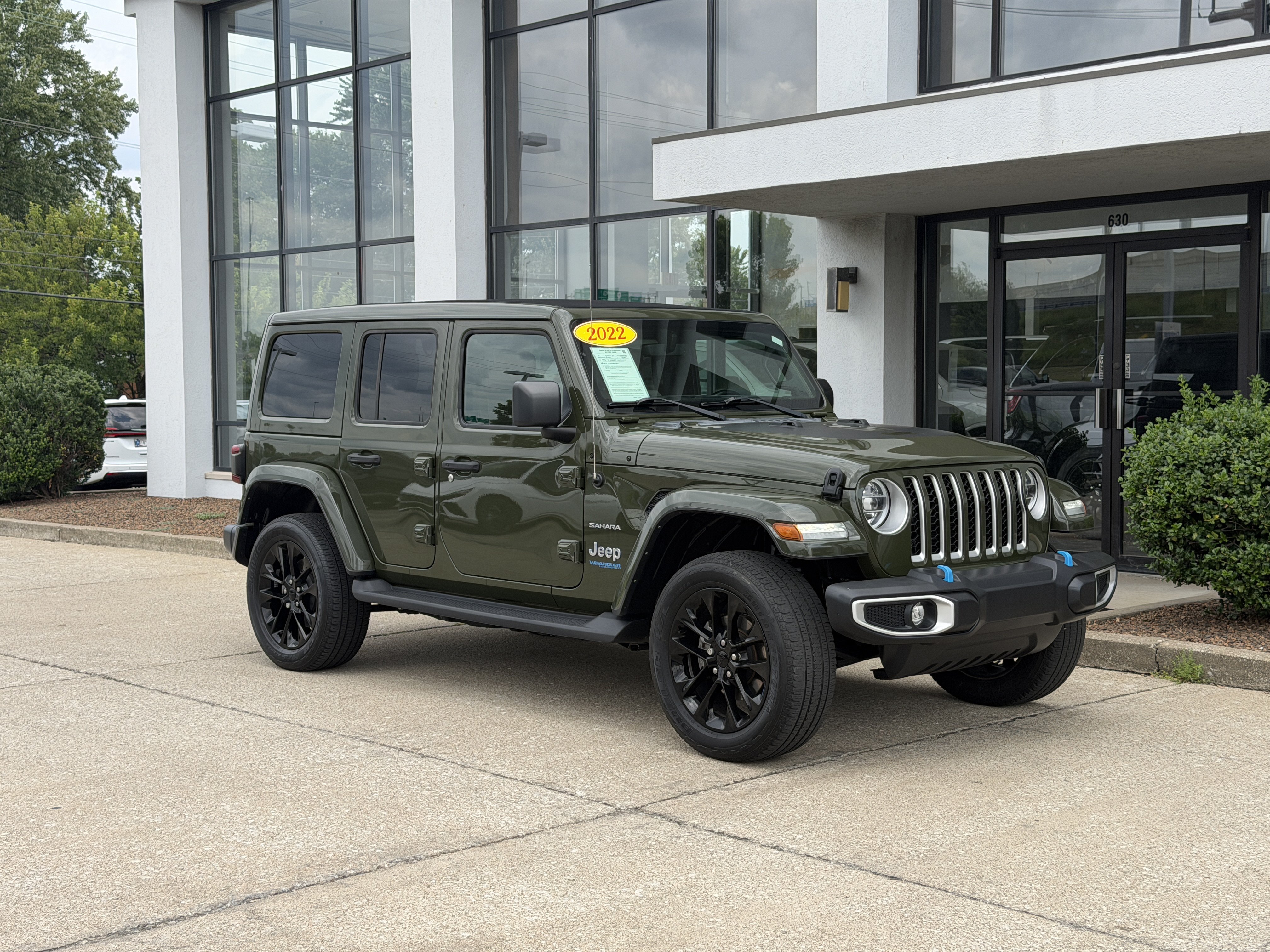 Used 2022 Jeep Wrangler Unlimited Sahara w/ Cold Weather Group AWD/4WD image 2
