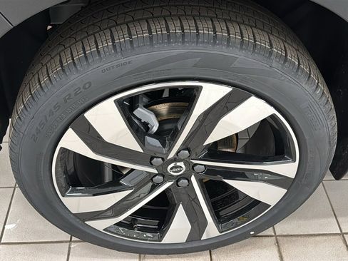 New 2026 Volvo XC40 B5 Plus w/ Climate Package AWD/4WD image 31
