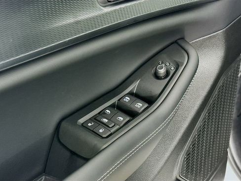 New 2025 Jeep Grand Cherokee Altitude image 17