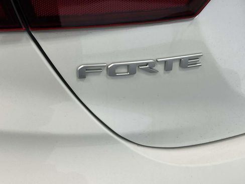 Used 2024 Kia Forte GT-Line w/ GT-Line Premium Package FWD image 10