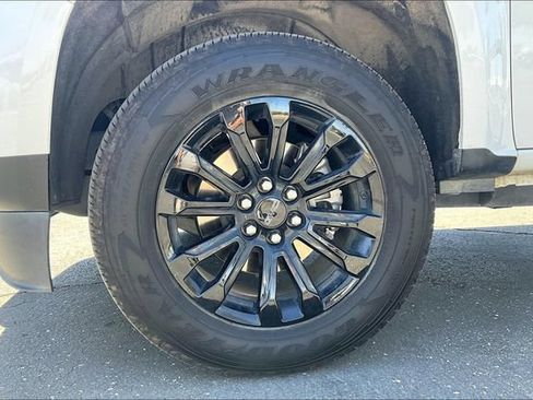 Certified 2022 GMC Canyon Elevation w/ Trailering Package RWD image 9