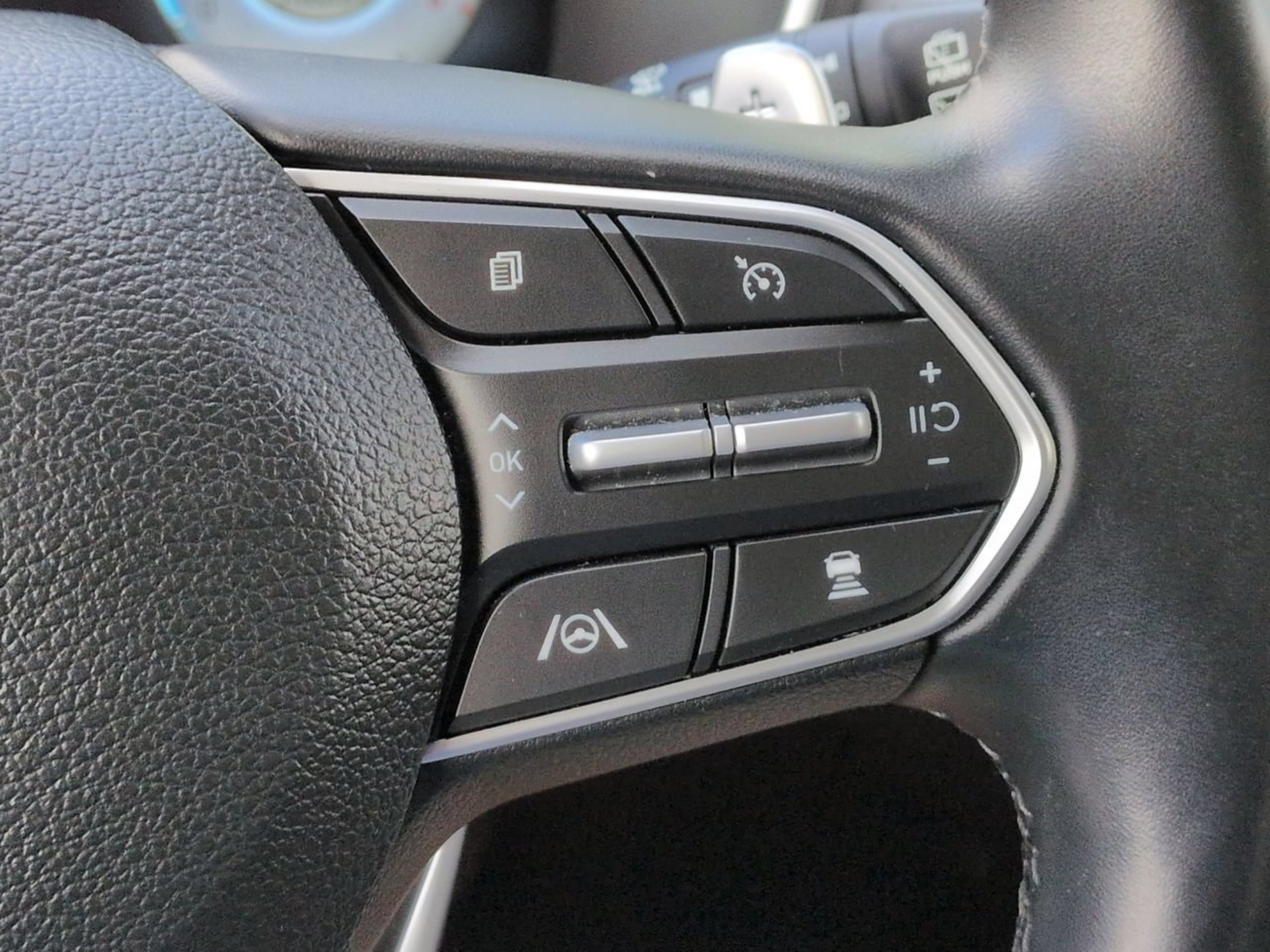 Used 2022 Hyundai Santa Fe Limited w/ Winter Weather Package AWD/4WD image 33