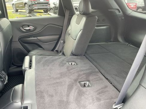 Used 2016 Jeep Cherokee Trailhawk w/ Comfort/Convenience Group image 14