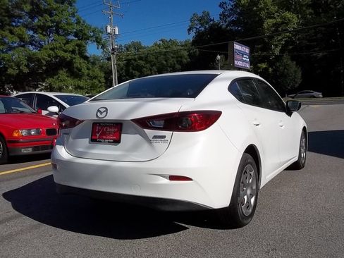 Used 2015 MAZDA MAZDA3 i SV FWD image 2