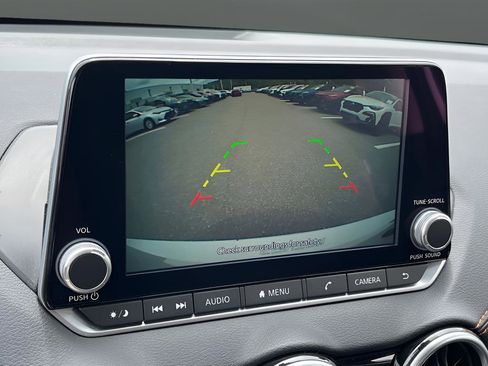 Used 2022 Nissan Sentra SR w/ Lighting Package FWD image 22