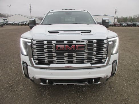 New 2026 GMC Sierra 2500 Denali w/ Denali Reserve Package image 12