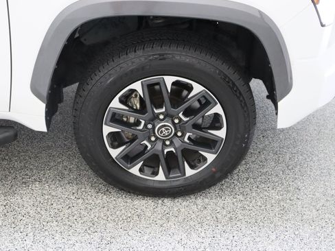 Used 2023 Toyota Tundra Limited AWD/4WD image 5