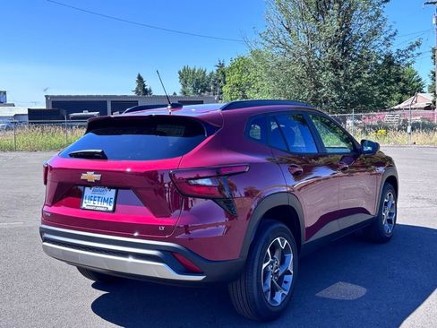 New 2025 Chevrolet Trax LT image 16