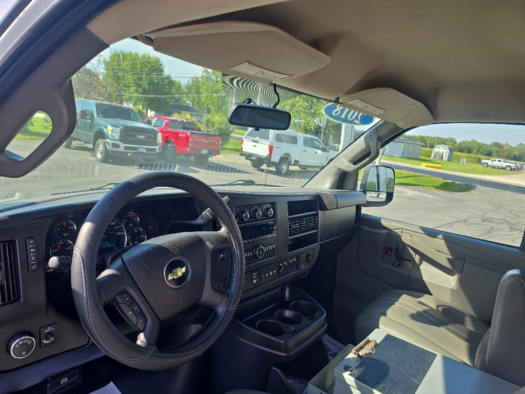Used 2018 Chevrolet Express 2500 w/ Driver Convenience Package RWD image 18