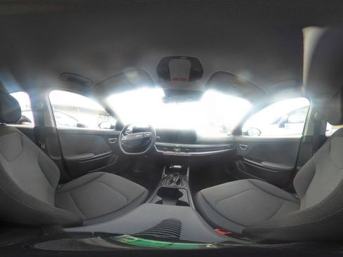Used 2025 Kia K4 FWD image 41