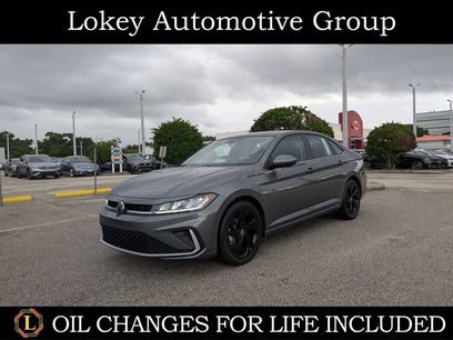 Used 2025 Volkswagen Jetta SE w/ Sunroof Package