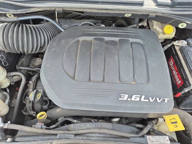 Used 2013 Chrysler Town & Country Touring FWD image 23