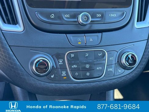 Used 2024 Chevrolet Malibu LT image 16