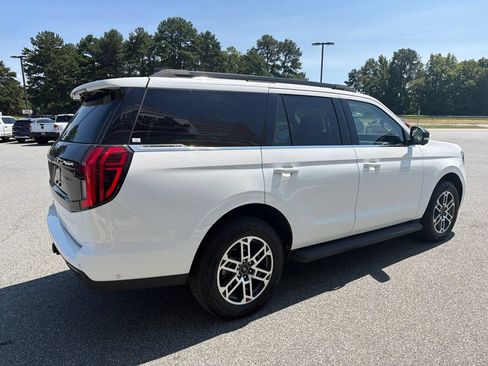 Used 2025 Ford Expedition Active AWD/4WD image 10