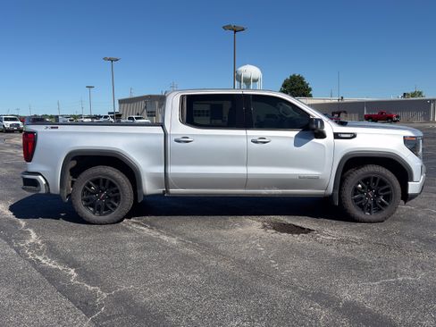Used 2022 GMC Sierra 1500 Elevation w/ Elevation Premium Package AWD/4WD image 2