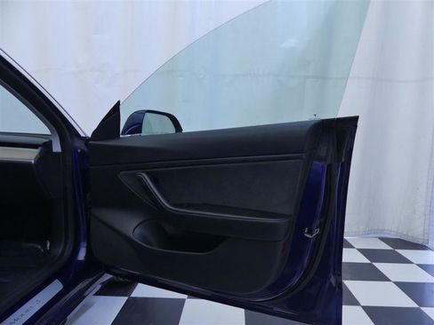 Used 2018 Tesla Model 3 Long Range image 24