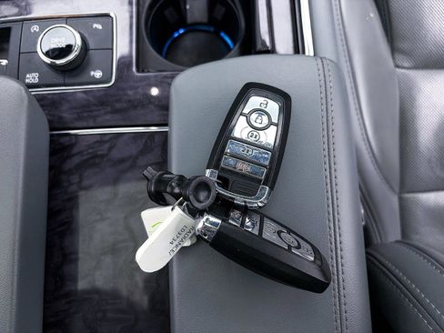 Used 2021 Lincoln Navigator Reserve w/ Luxury Package image 23