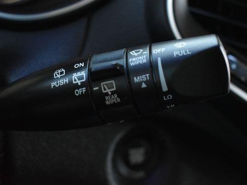 Used 2020 Jeep Cherokee Latitude Plus AWD/4WD image 23