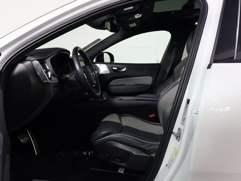 Used 2021 Volvo XC60 T8 R-Design w/ Advanced Package image 10