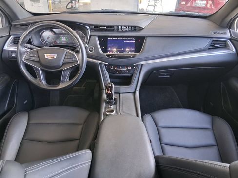 Used 2022 Cadillac XT5 Luxury w/ LPO, Premium Carpet Package FWD image 9