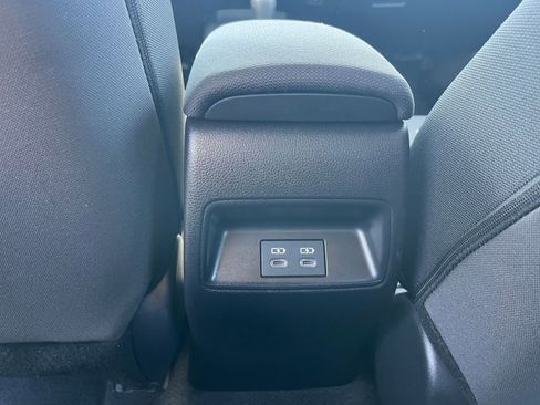 Used 2025 Toyota Corolla LE image 23