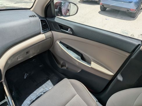 Used 2017 Hyundai Tucson SE w/ SE Popular Package 02 FWD image 17