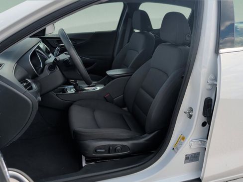 Used 2025 Chevrolet Malibu LT image 10