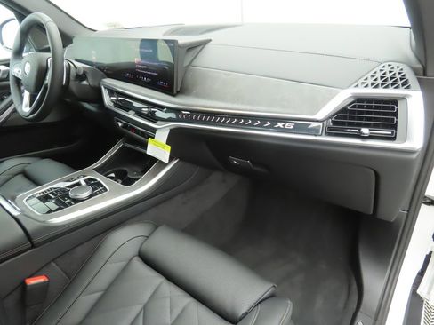 New 2026 BMW X5 xDrive40i w/ Premium Package image 17