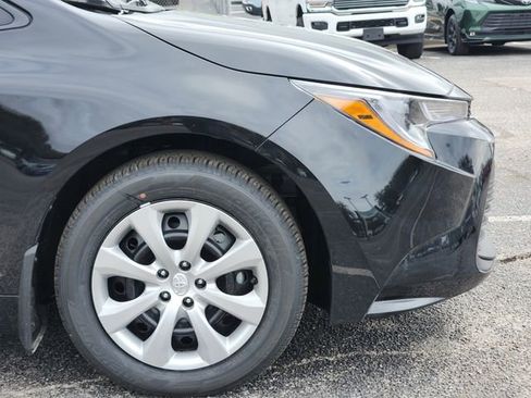 Used 2026 Toyota Corolla LE image 5