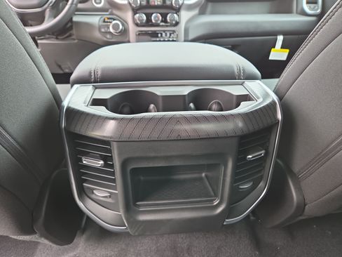 New 2026 RAM 1500 Express AWD/4WD image 18