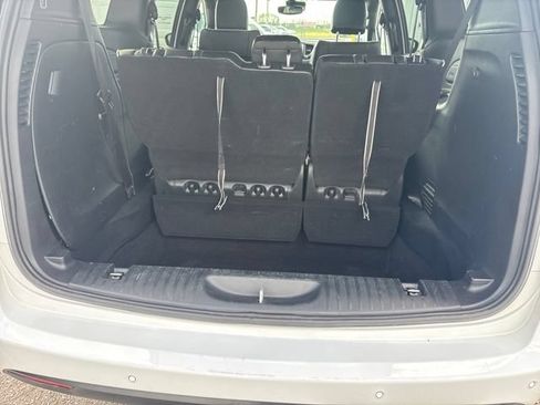 Used 2025 Chrysler Pacifica Limited FWD image 20
