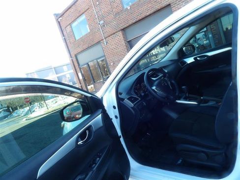 Used 2017 Nissan Sentra S image 9