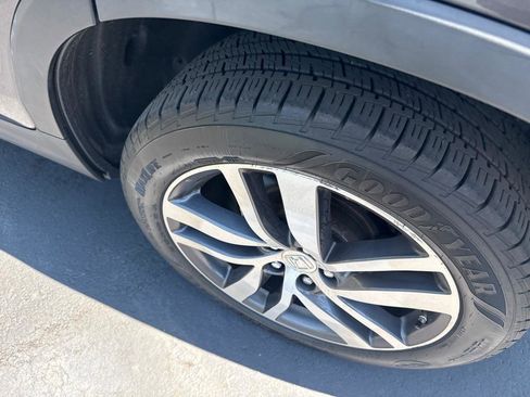 Used 2018 Honda Pilot Touring image 8
