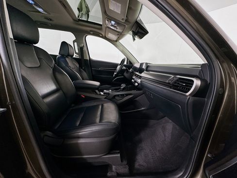 Used 2025 Kia Telluride S image 35