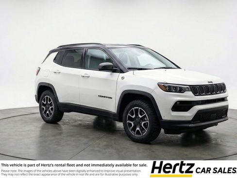 Used 2025 Jeep Compass Trailhawk image 1