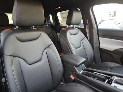 New 2026 Jeep Compass Limited image 26