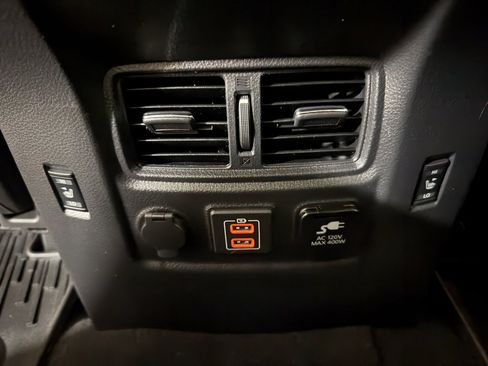 Used 2019 Nissan Titan Platinum Reserve image 12