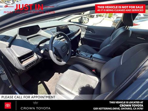 Used 2026 Toyota Prius XLE FWD image 5