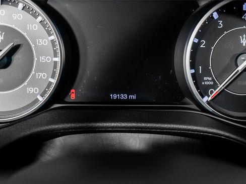 Used 2023 Maserati Ghibli Modena RWD image 47