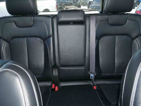Certified 2022 Jeep Grand Cherokee Overland w/ MOPAR Finishing Package AWD/4WD image 35