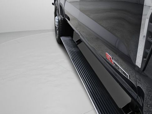 Used 2025 Ford F250 Platinum w/ Platinum Plus Package image 37