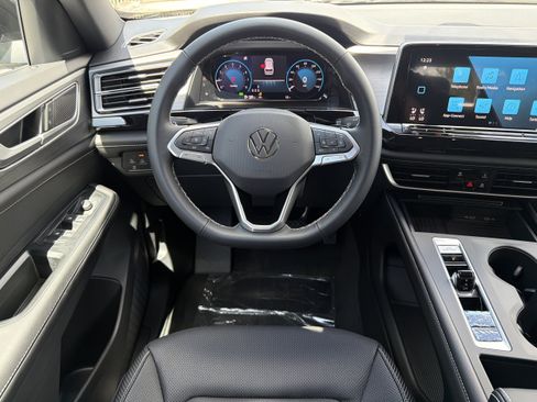 New 2026 Volkswagen Atlas Cross Sport SE FWD image 14
