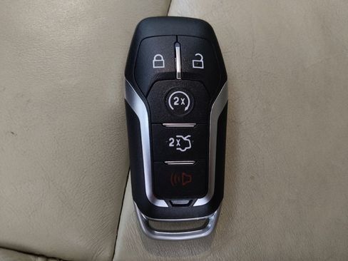 Used 2015 Lincoln MKZ Hybrid w/ Equipment Group 201A Select image 32